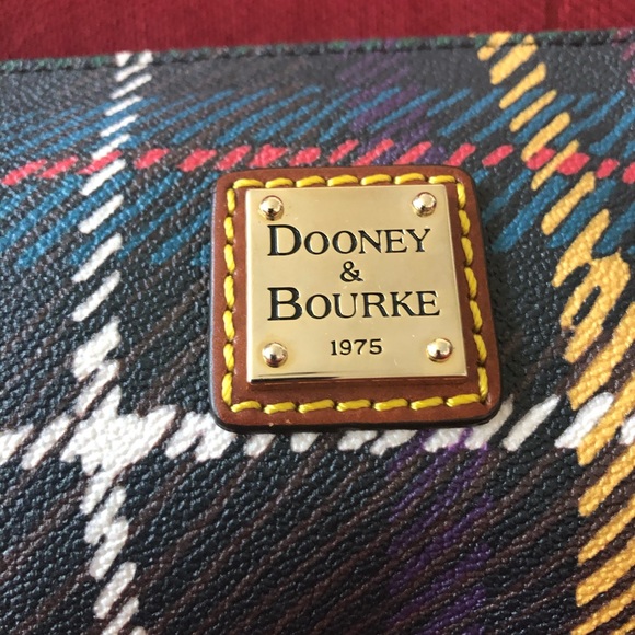 S O L D…!!!
Beautiful Dooney & Bourke Mimi Bag - Picture 4 of 5